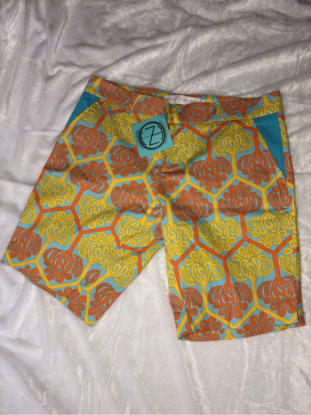 NWT Tracy Negoshian luxury walking shorts